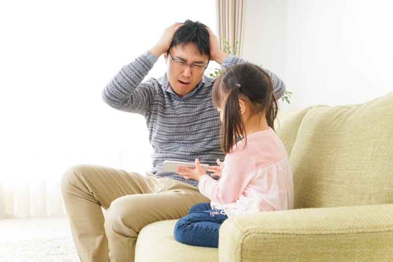 father managing stress with daughter