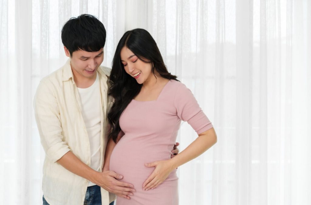 couple enjoying pregnancy