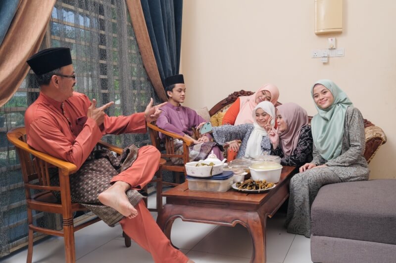 family gathering for hari raya