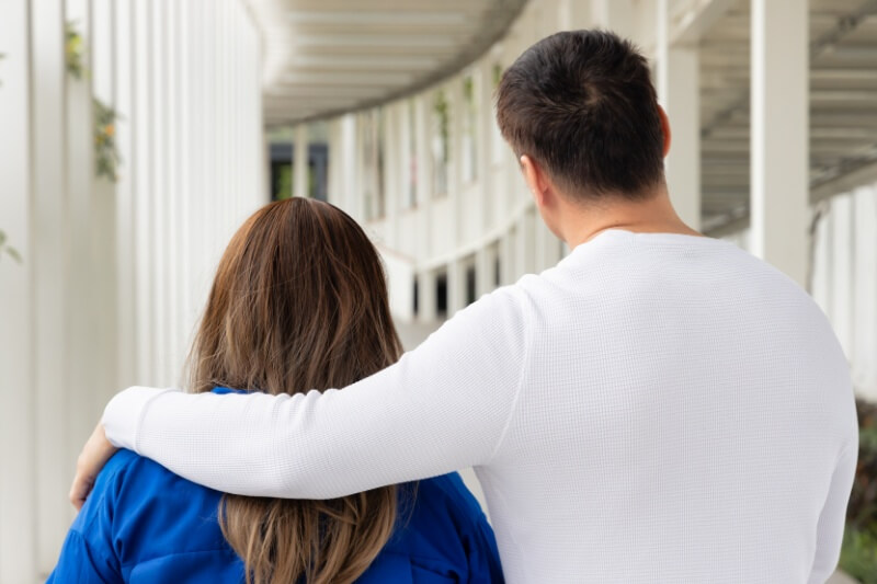 man appreciating significant other 