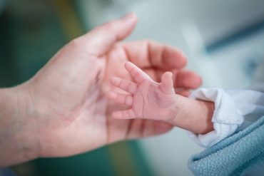 neonatal care premature baby in intensive care