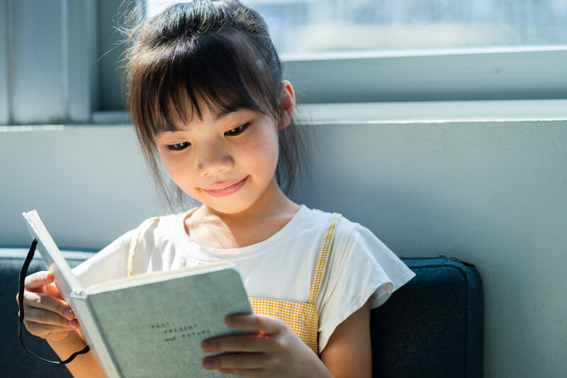 reading-child