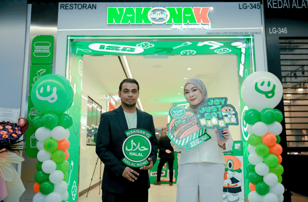 Naknak halal eateries logo