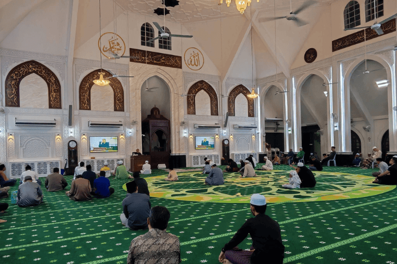 The Wilayah Persekutuan Mosque provides a dedicated nursery service for children while their parents perform Terawih prayers during Ramadan