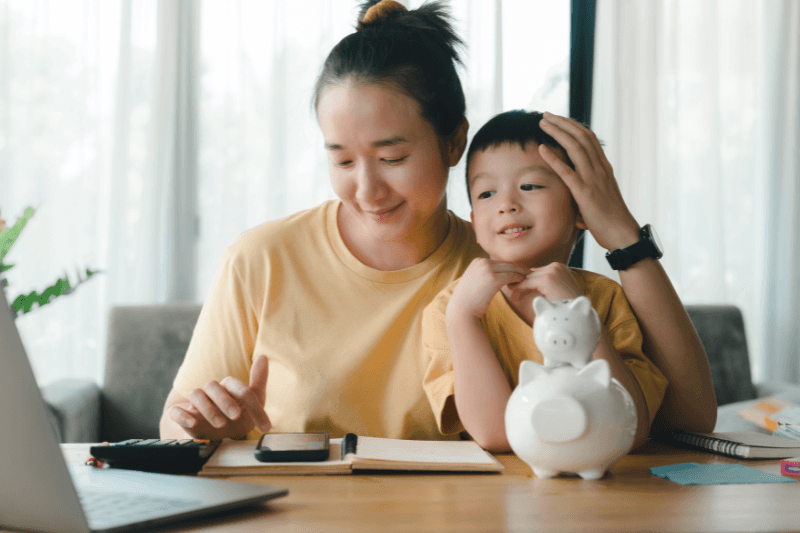Mum deciding on family health insurance plan
