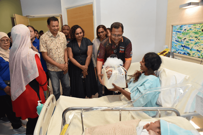 A baby born at Columbia Asia Hospital Petaling Jaya received special recognition from MBPJ through its Bayi Bandar Raya programme, marking Petaling Jaya's 20th anniversary as a city.