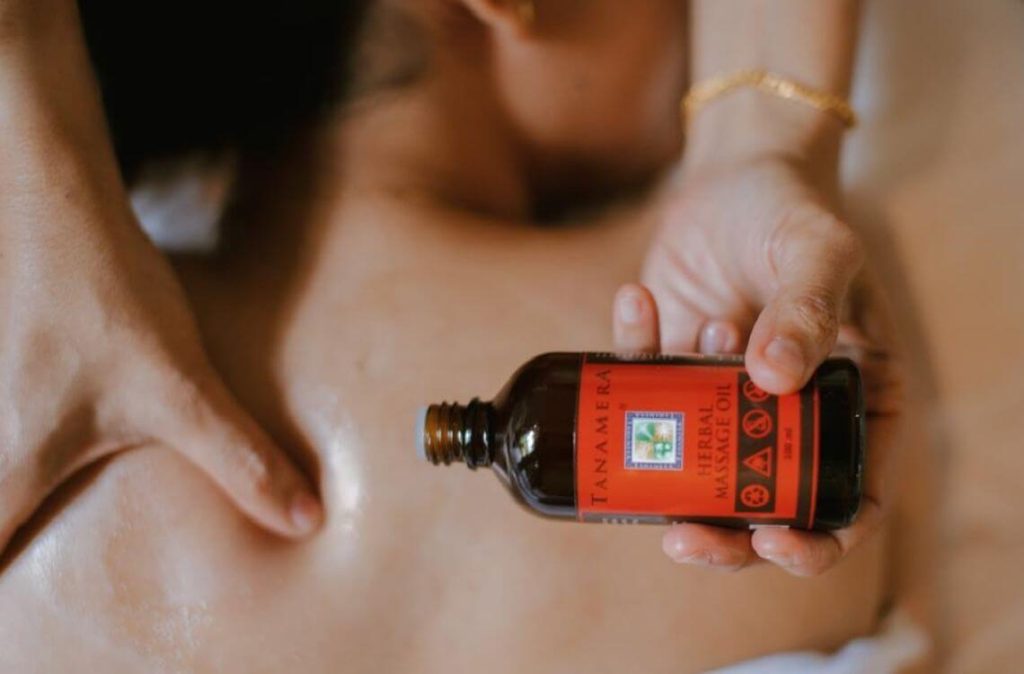 Tanamera Herbal Massage Oil