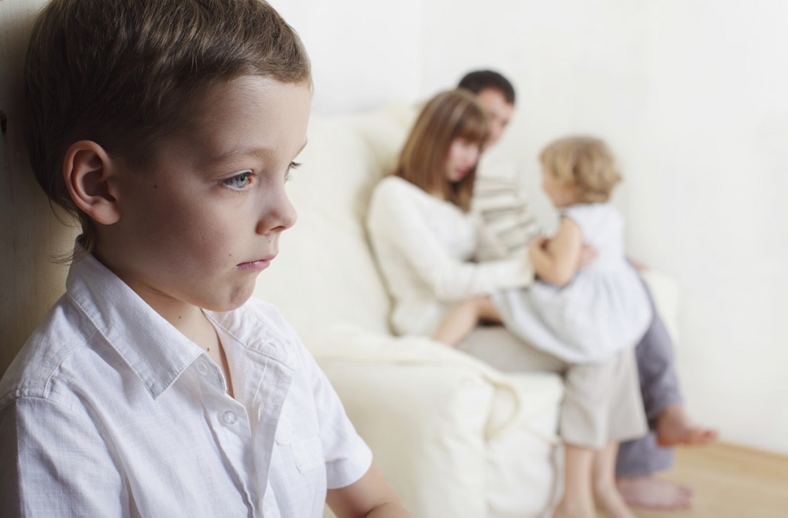 favouritism-child-sad