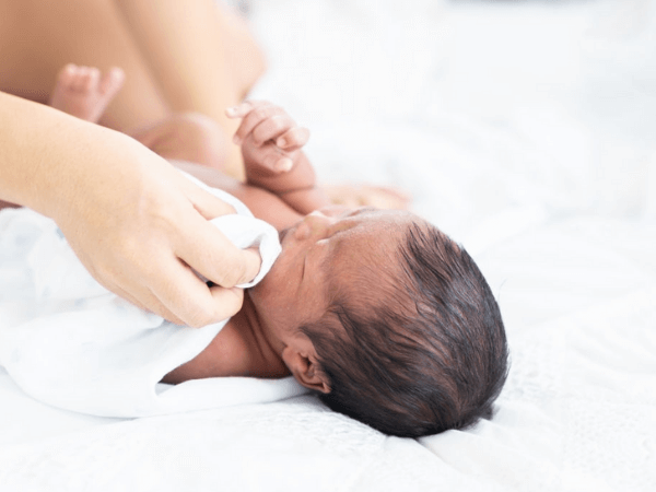tisu basah bayi sebagai barang keperluan bersalin