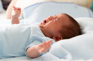 bayi menangis tidak selesa juga antara punca bayi susah tidur