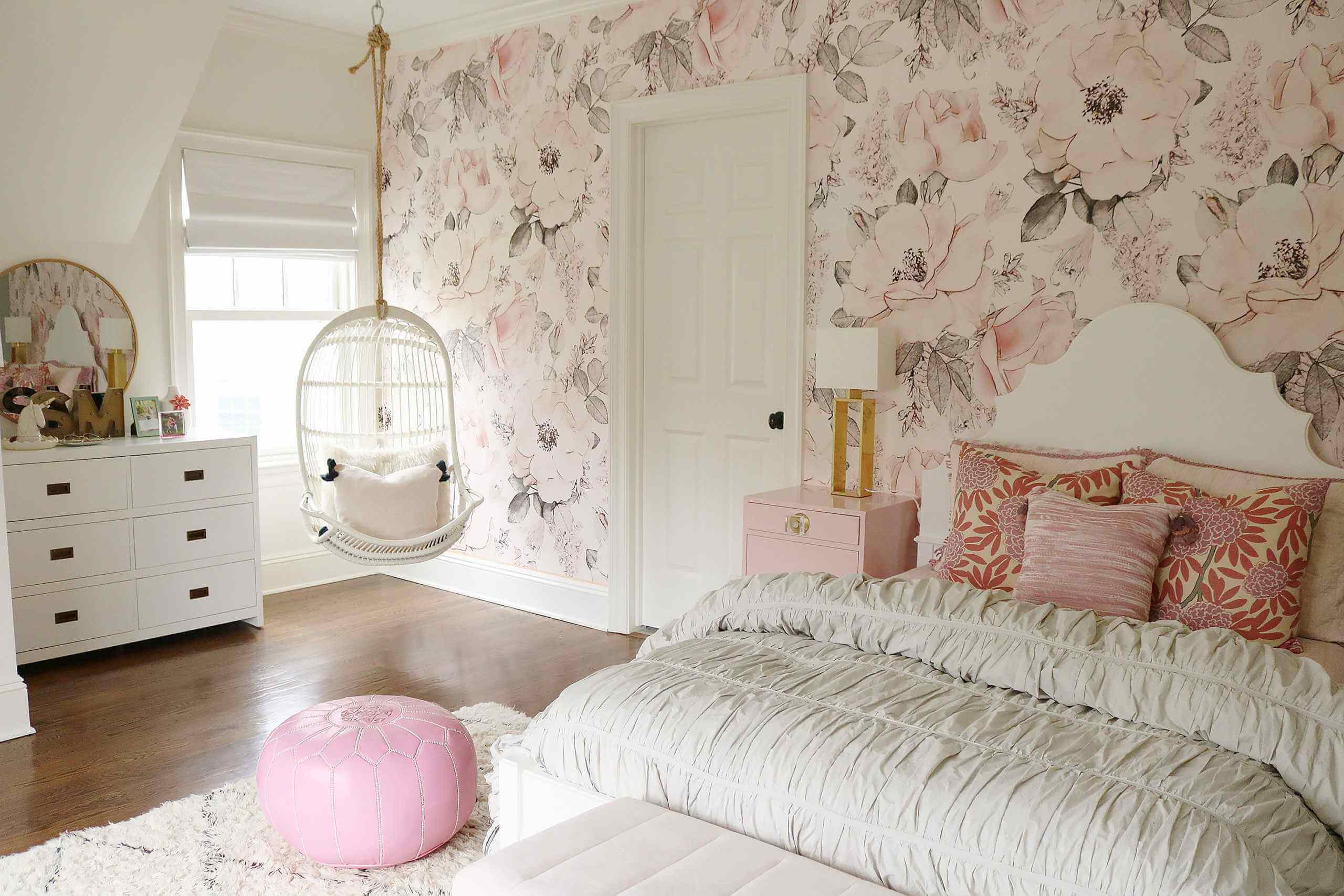 bilik tidur anak perempuan guna wallpaper