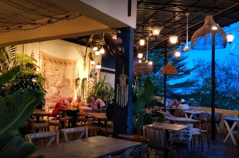 Denali & Pinnacles The Wanderer’s Cafe- restoran hari ibu 