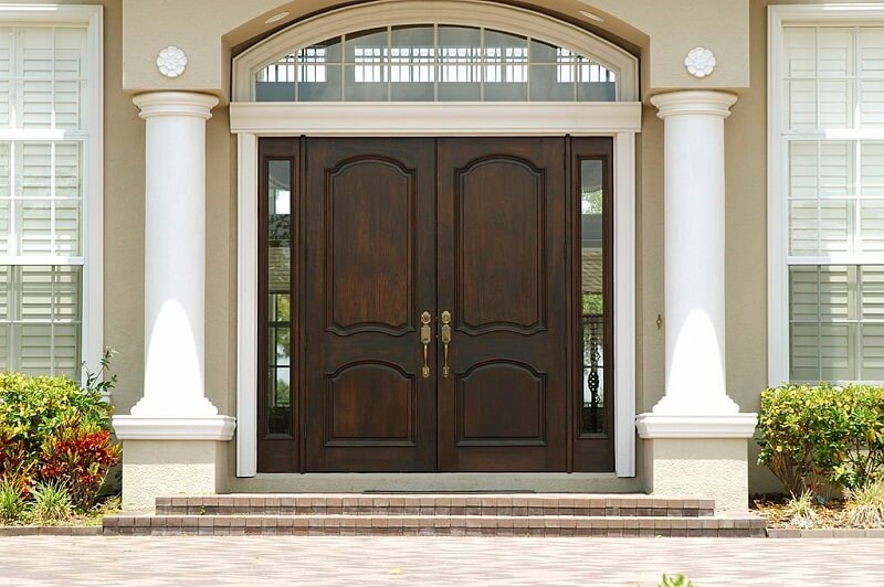 pintu rumah kayu