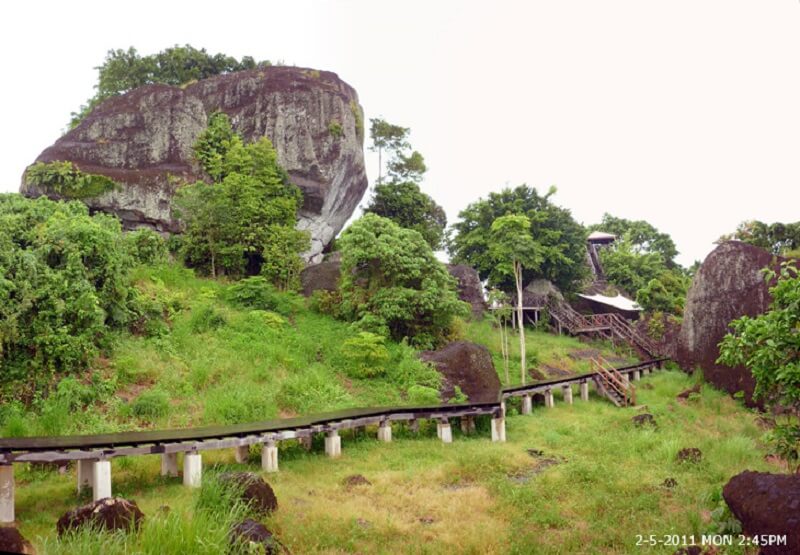 Bukit Tengkorak tempat menarik di Semporna