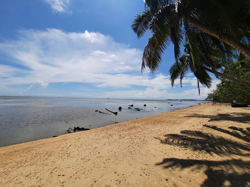 Pantai Mamangku Mas Mas