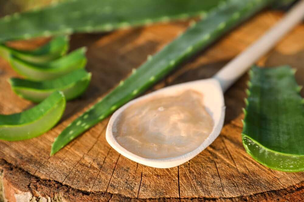 cara hilangkan parut jerawat dengan aloe vera