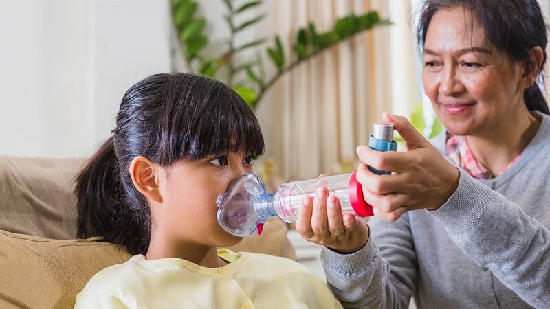 mak mencuba petua hilangkan asma anak pada anak perempuannya
