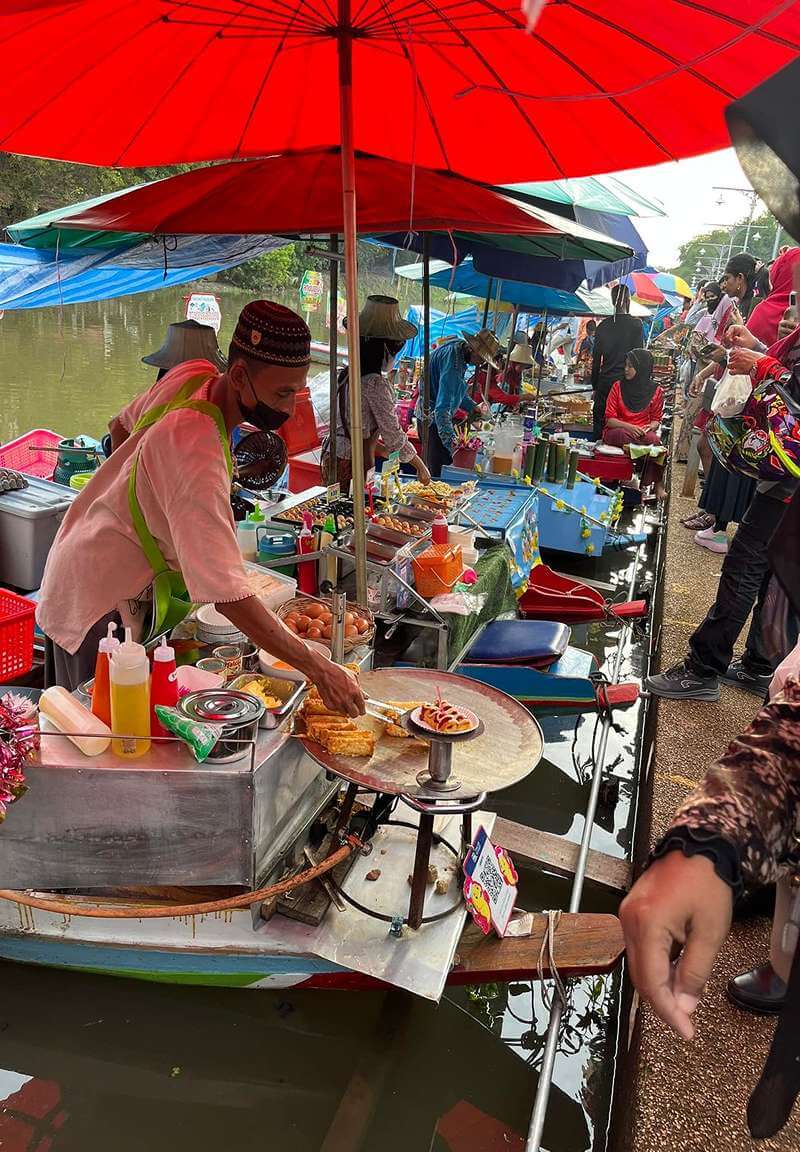 Khlong Hae Floating Market