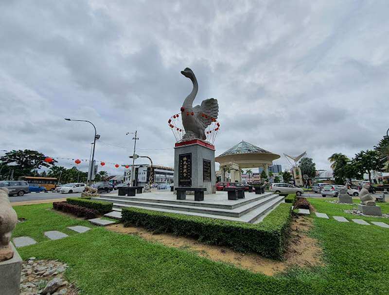 Lin’s Swan Garden