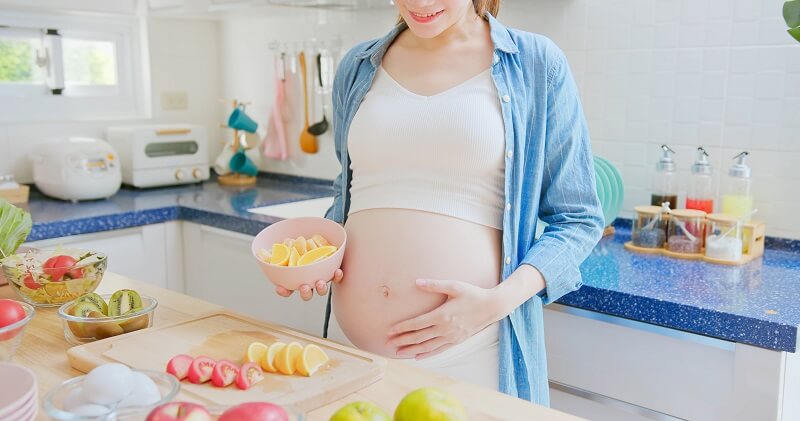 wanita makan buah tinggi vitamin C ketika kandungan 16 minggu